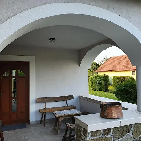 Tufa Casa de Férias Vászoly